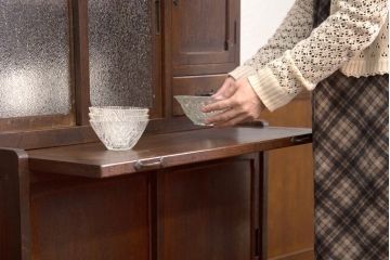 アンティーク家具　和製アンティーク　古いナラ材の上質な食器棚(カップボード)