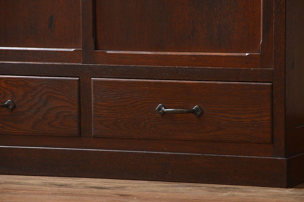 アンティーク家具　和製アンティーク　古いナラ材の上質な食器棚(カップボード)