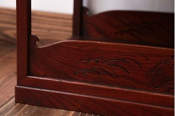 アンティーク雑貨　古民具・骨董　総欅材!漆塗りと透かし彫りが施された小さな飾り棚