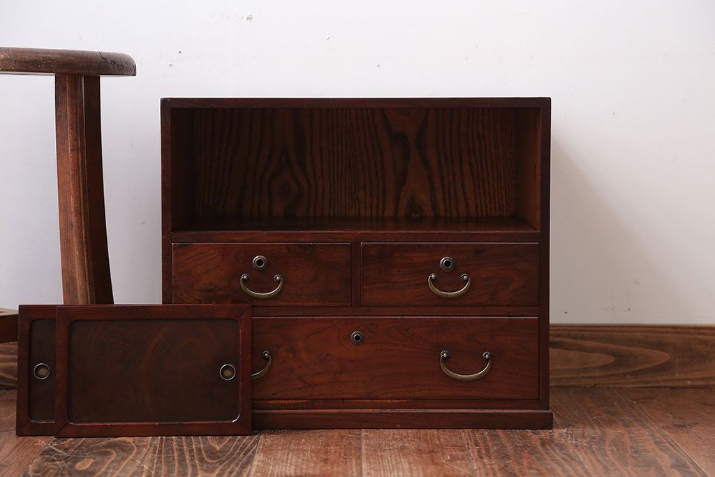 アンティーク家具　古民具・骨董　高級品!古い槐(えんじゅ)材の上質な戸棚付き小引き出し