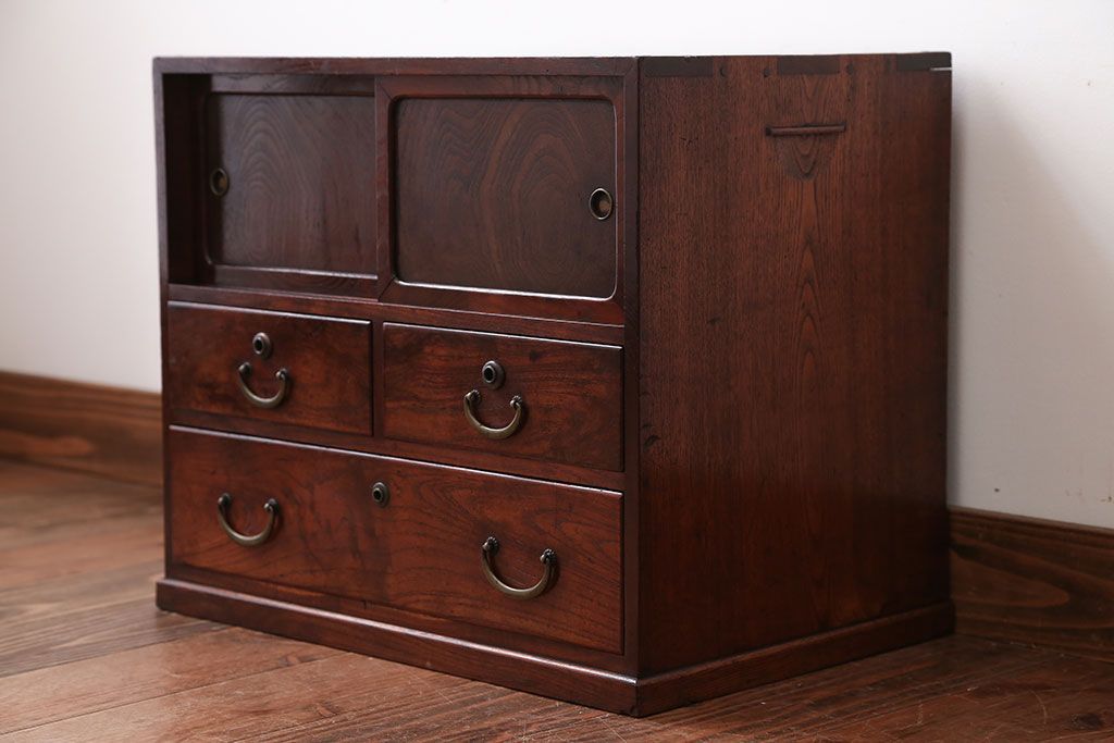 アンティーク家具　古民具・骨董　高級品!古い槐(えんじゅ)材の上質な戸棚付き小引き出し