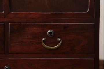 アンティーク家具　古民具・骨董　高級品!古い槐(えんじゅ)材の上質な戸棚付き小引き出し