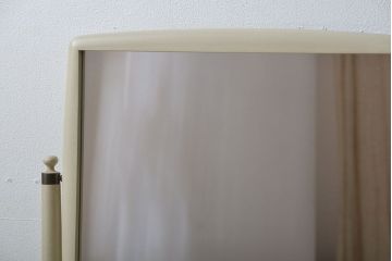 ヴィンテージ家具　北欧ビンテージ　フィンランドASKO製　 シンプルでかわいいドレッサー