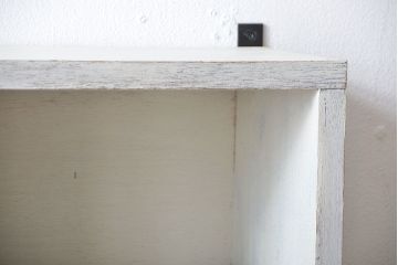 アンティーク家具　アンティークペイント　シンプルでおしゃれな壁掛け飾り棚
