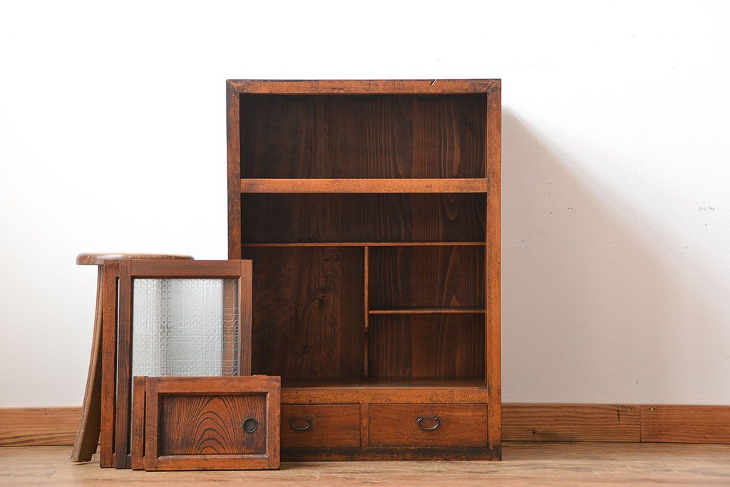 アンティーク家具　和製アンティーク　古い木の味わい深い小振りな収納棚