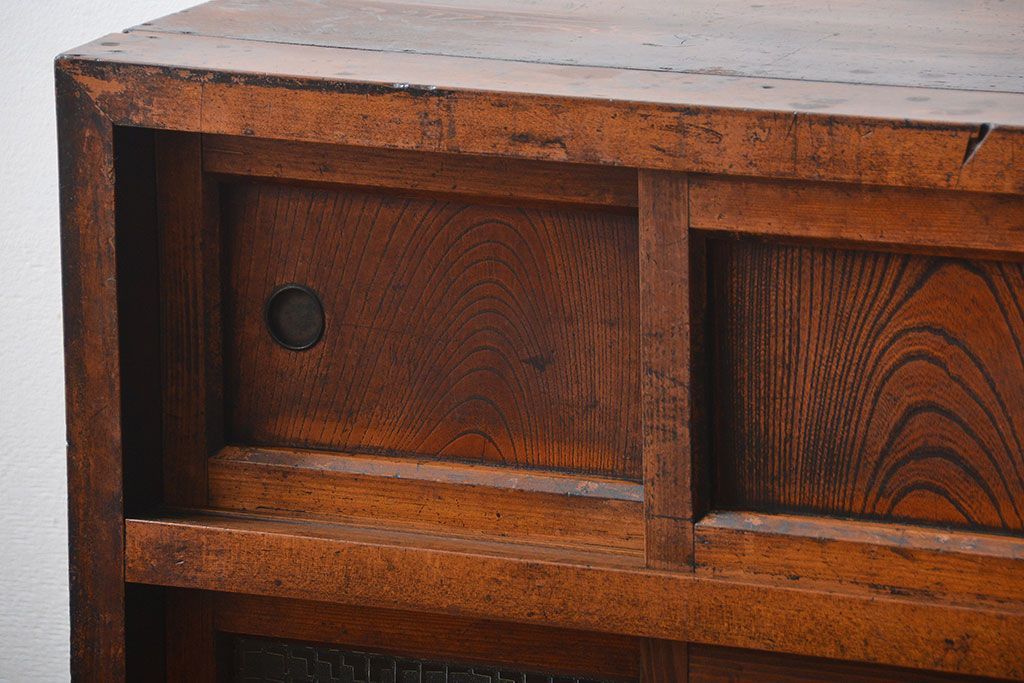 アンティーク家具　和製アンティーク　古い木の味わい深い小振りな収納棚