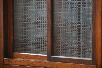 アンティーク家具　和製アンティーク　古い木の味わい深い小振りな収納棚