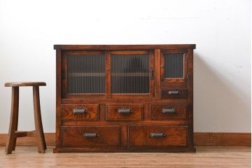 アンティーク家具　古民具・骨董　前面欅材のモールガラス戸時代箪笥サイドボード
