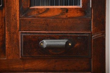 アンティーク家具　古民具・骨董　前面欅材のモールガラス戸時代箪笥サイドボード