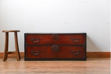 アンティーク家具　古民具・骨董　漆が美しいアンティーク時代箪笥ローボード(1)