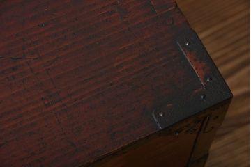 アンティーク家具　古民具・骨董　漆が美しいアンティーク時代箪笥ローボード(1)