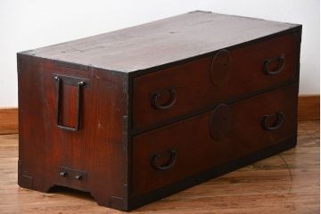 アンティーク家具　古民具・骨董　漆が美しいアンティーク時代箪笥ローボード(1)