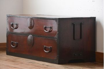 アンティーク家具　古民具・骨董　漆が美しいアンティーク時代箪笥ローボード(1)