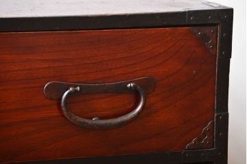 アンティーク家具　古民具・骨董　漆が美しいアンティーク時代箪笥ローボード(1)