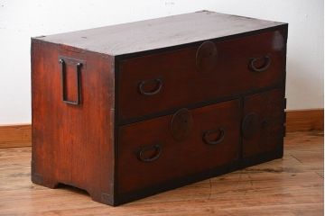 アンティーク家具　古民具・骨董　漆が美しいアンティーク時代箪笥ローボード(2)