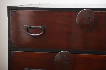 アンティーク家具　古民具・骨董　漆が美しいアンティーク時代箪笥ローボード(2)