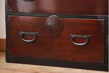 アンティーク家具　古民具・骨董　漆が美しいアンティーク時代箪笥ローボード(2)