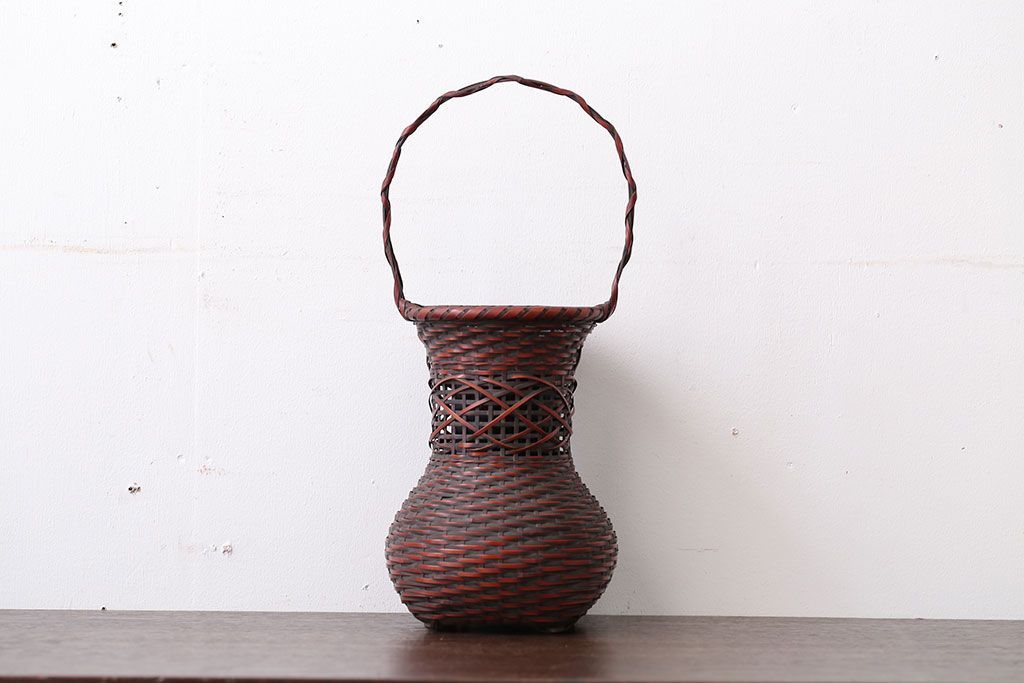 アンティーク雑貨　古民具・骨董　旭洋銘・竹製手付花籠(花入)