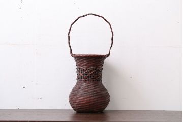 アンティーク雑貨　古民具・骨董　旭洋銘・竹製手付花籠(花入)