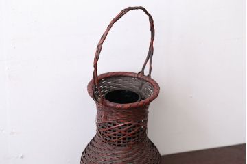 アンティーク雑貨　古民具・骨董　旭洋銘・竹製手付花籠(花入)