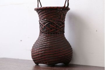 アンティーク雑貨　古民具・骨董　旭洋銘・竹製手付花籠(花入)
