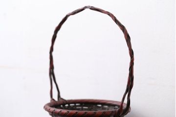 アンティーク雑貨　古民具・骨董　旭洋銘・竹製手付花籠(花入)