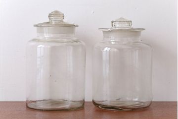 アンティーク雑貨　昭和レトロ　古いアンティークガラス瓶(ビン)2個セット