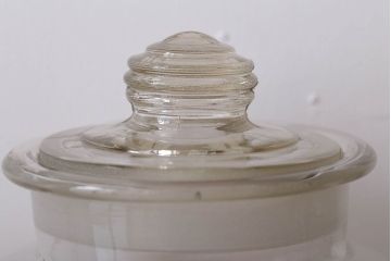 アンティーク雑貨　昭和レトロ　古いアンティークガラス瓶(ビン)2個セット