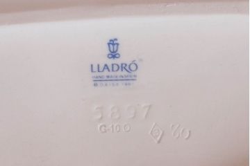 アンティーク雑貨 美品・リヤドロ(LLADRO)クリスマスツリーを飾ろう・箱付き(定価約15万円)