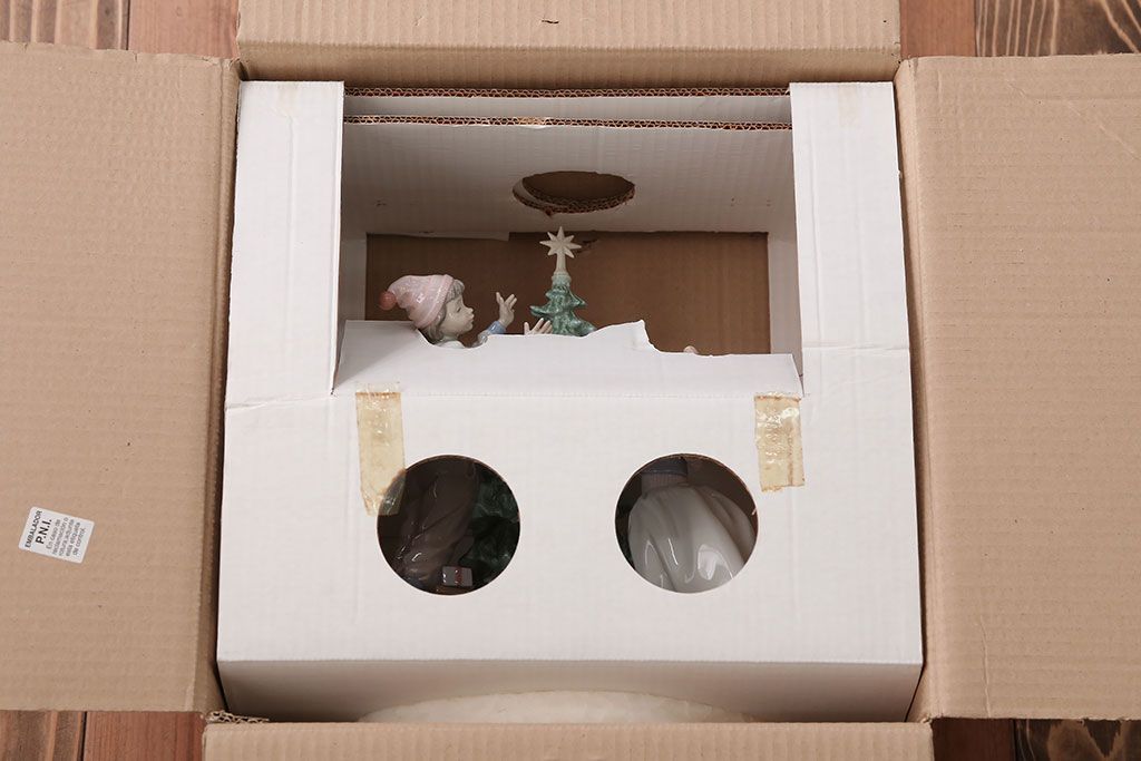 アンティーク雑貨 美品・リヤドロ(LLADRO)クリスマスツリーを飾ろう・箱付き(定価約15万円)