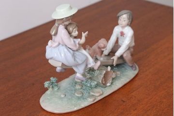 アンティーク雑貨　美品・リヤドロ(LLADRO)シーソーと子供たち(絶版)箱付き(定価約13万円)