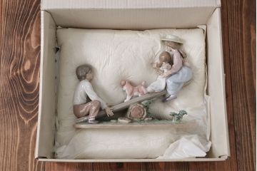 アンティーク雑貨　美品・リヤドロ(LLADRO)シーソーと子供たち(絶版)箱付き(定価約13万円)