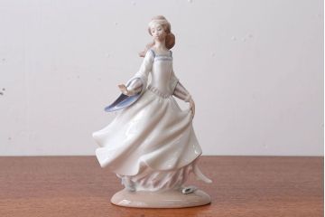 アンティーク雑貨　美品・リヤドロ(LLADRO)シンデレラ・箱付き