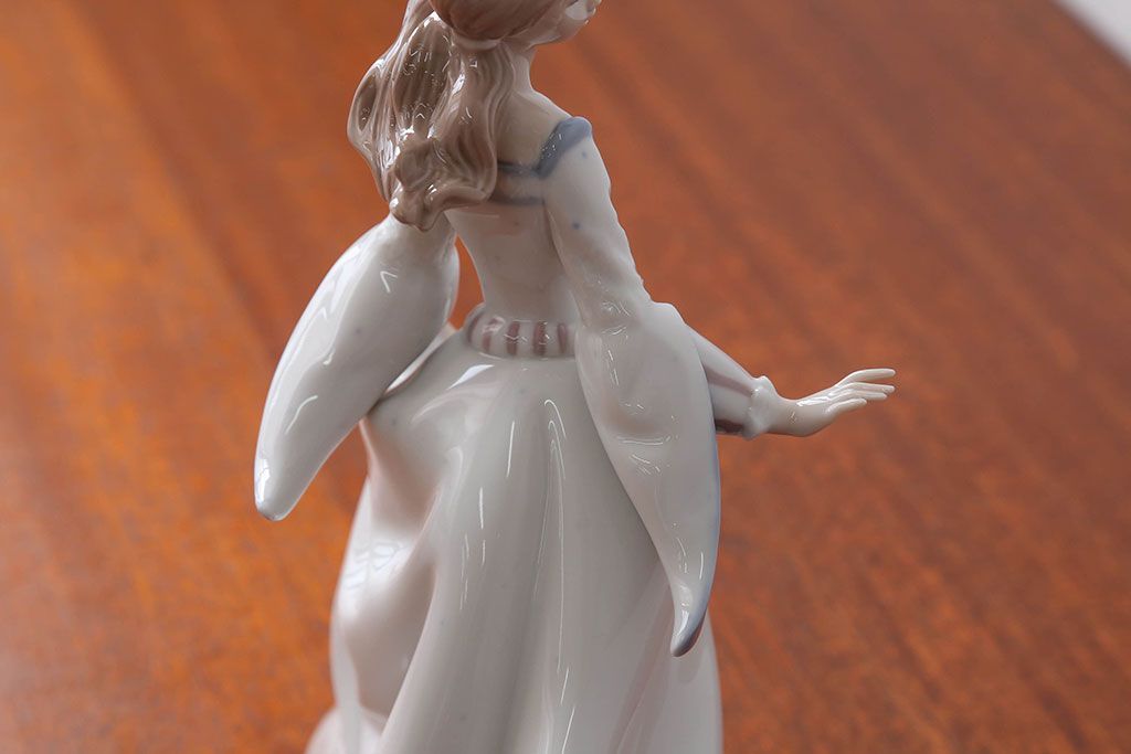 アンティーク雑貨　美品・リヤドロ(LLADRO)シンデレラ・箱付き