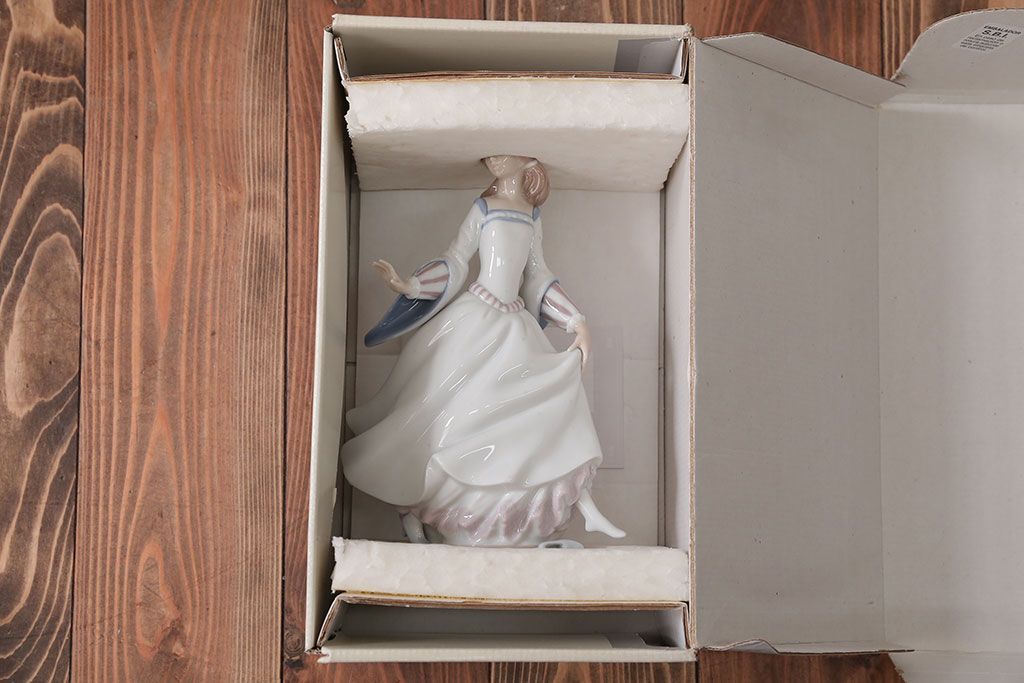 アンティーク雑貨　美品・リヤドロ(LLADRO)シンデレラ・箱付き
