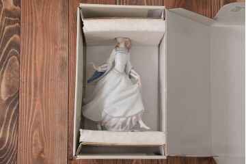 アンティーク雑貨　美品・リヤドロ(LLADRO)シンデレラ・箱付き
