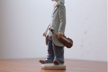 アンティーク雑貨　美品・リヤドロ(LLADRO)少年ピエロ(ヴァイオリン)・箱付き