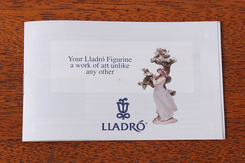 アンティーク雑貨　美品・リヤドロ(LLADRO)婦人服デザイナー・箱付き