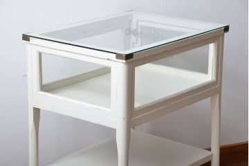 レトロ家具　昭和レトロ　キャスター付き!古いペイントガラスケース