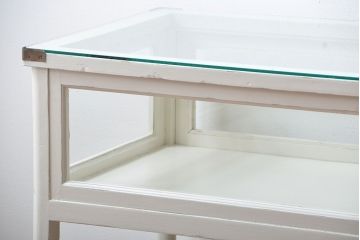 レトロ家具　昭和レトロ　キャスター付き!古いペイントガラスケース