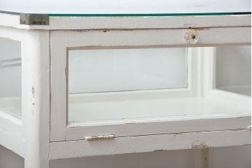 レトロ家具　昭和レトロ　キャスター付き!古いペイントガラスケース