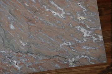 アンティーク家具　イギリスアンティーク　大理石天板の小ぶりなサイドボード