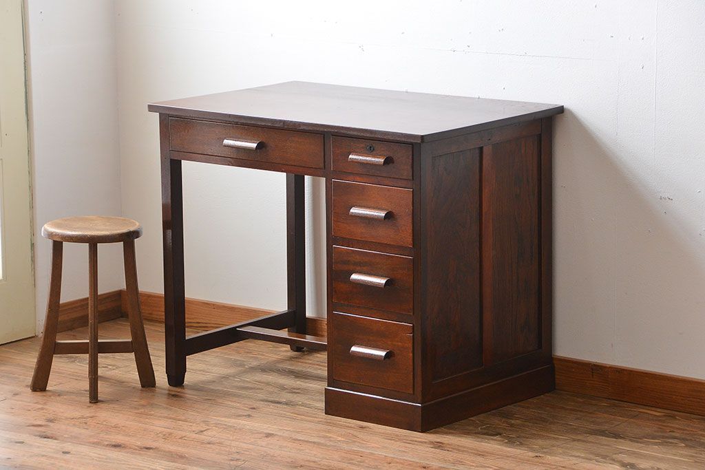 レトロ家具　昭和レトロ　古いナラ材の上品なアンティークデスク(片袖机)