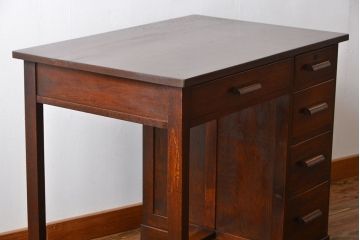 レトロ家具　昭和レトロ　古いナラ材の上品なアンティークデスク(片袖机)