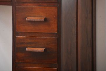 レトロ家具　昭和レトロ　古いナラ材の上品なアンティークデスク(片袖机)