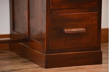 レトロ家具　昭和レトロ　古いナラ材の上品なアンティークデスク(片袖机)