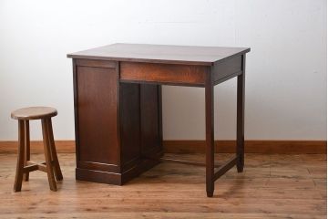 レトロ家具　昭和レトロ　古いナラ材の上品なアンティークデスク(片袖机)
