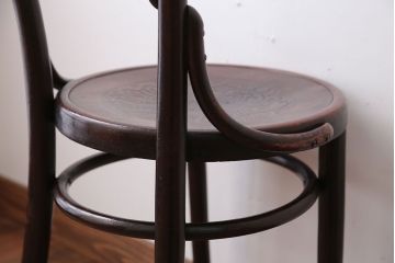 アンティーク家具　アンティーク　ポーランドAPM社製おしゃれなバルーンバックベントウッドチェア