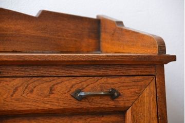 アンティーク家具　和製アンティーク　古い栓材の小ぶりなライティングビューロー
