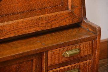 アンティーク家具　和製アンティーク　古い栓材の小ぶりなライティングビューロー